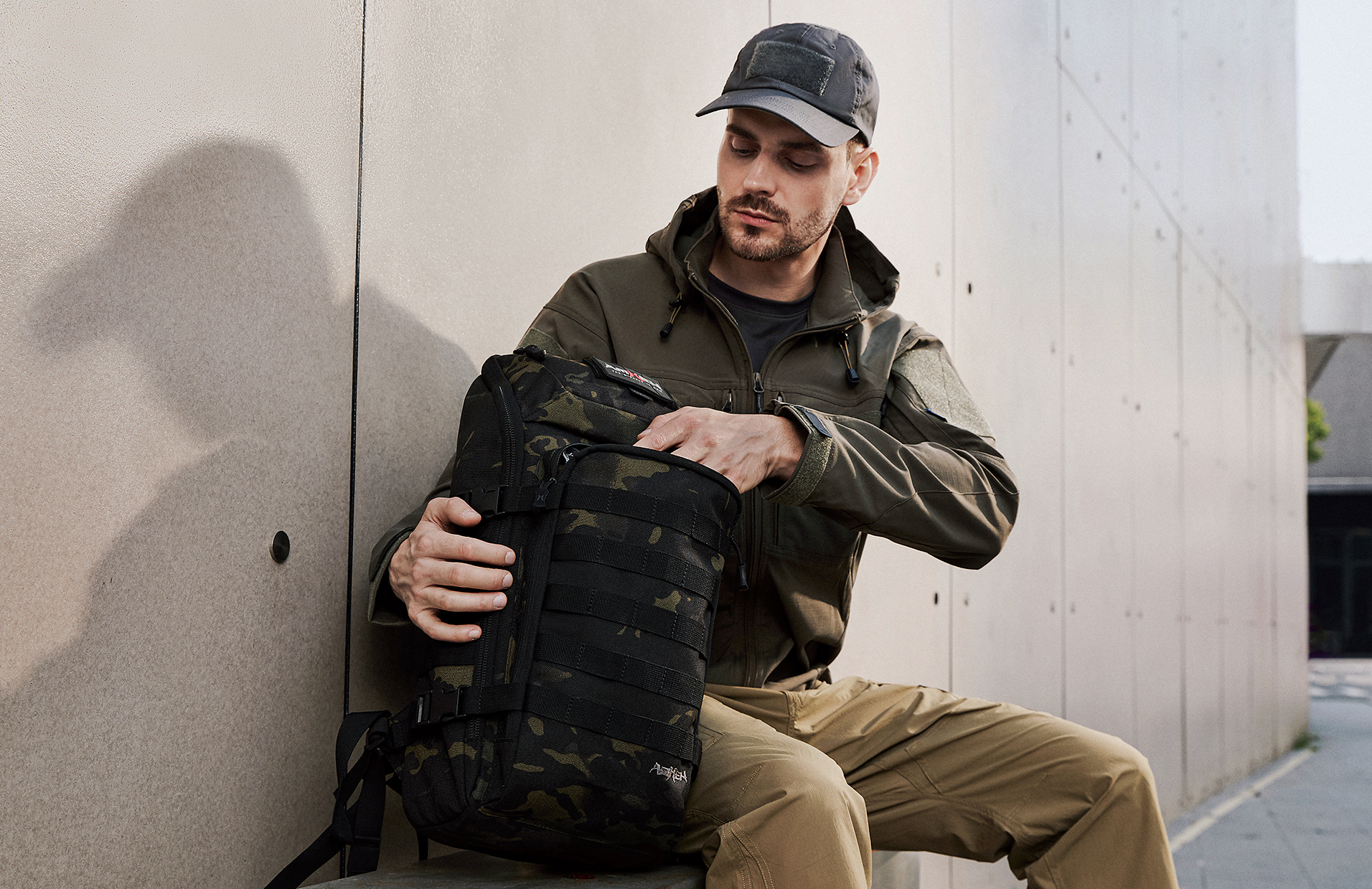 SLIM TACTICAL BACKPACK-S02